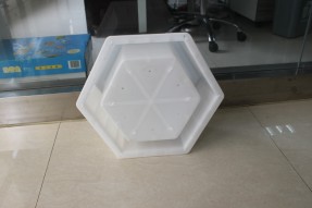 什么樣的六角塊護(hù)坡模具質(zhì)量才好？