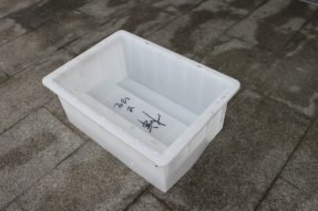 如何解決公路路沿石塑料模具在注塑過(guò)程開裂的問(wèn)題？